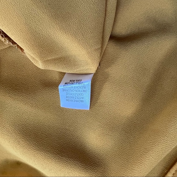 Kaktus button down cropped pleaded top Large - Picture 11 of 11